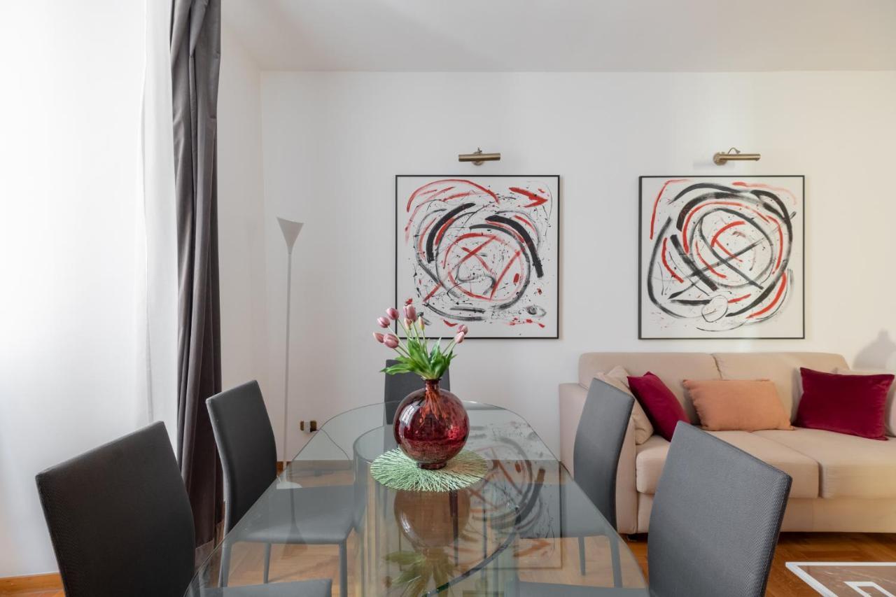 Iflat Red Roman Apartament Dış mekan fotoğraf